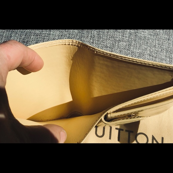 LOUIS VUITTON Vanilla Epi Leather Compact Wallet - Picture 6 of 8